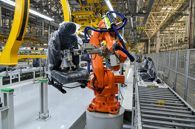 走進(jìn)賽力斯兩江智慧工廠 AITO問界M5制造基地，見證高度自動(dòng)化產(chǎn)線與工業(yè)潤(rùn)滑油的精密協(xié)同