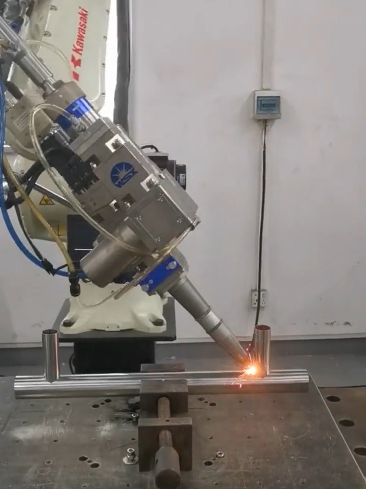 不銹鋼鋼管激光焊接機(jī) 精密制造的核心動(dòng)力